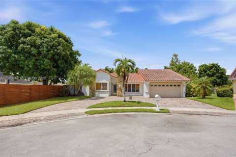 Casa en Plantation, Florida 4 dormitorios, 226.12 m2 № 2368347