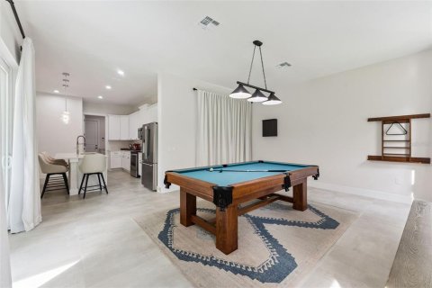 Casa en venta en Orlando, Florida, 4 dormitorios, 242.66 m2 № 2385572 - foto 12
