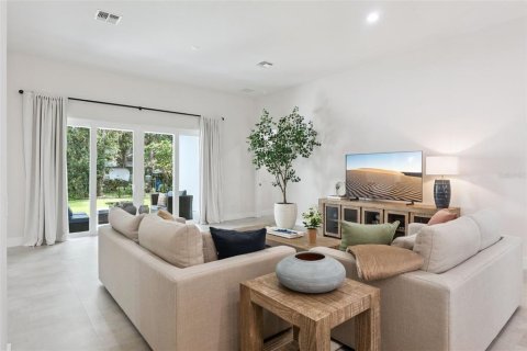 Casa en venta en Orlando, Florida, 4 dormitorios, 242.66 m2 № 2385572 - foto 11