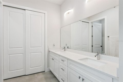 Casa en venta en Orlando, Florida, 4 dormitorios, 242.66 m2 № 2385572 - foto 20