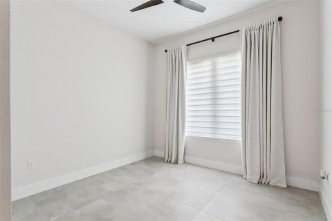 Casa en venta en Orlando, Florida, 4 dormitorios, 242.66 m2 № 2385572 - foto 22