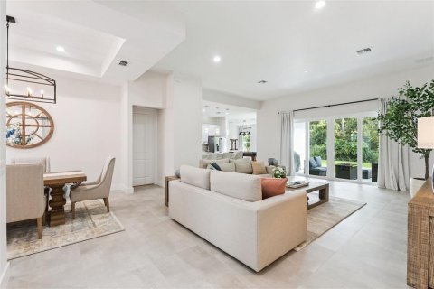 Casa en venta en Orlando, Florida, 4 dormitorios, 242.66 m2 № 2385572 - foto 10