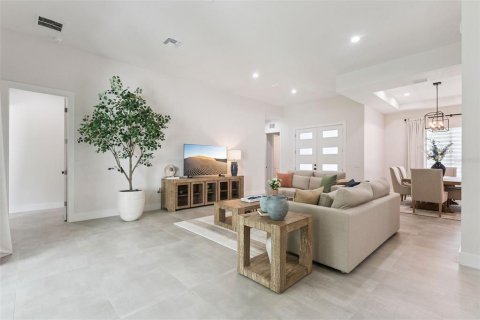Casa en venta en Orlando, Florida, 4 dormitorios, 242.66 m2 № 2385572 - foto 9