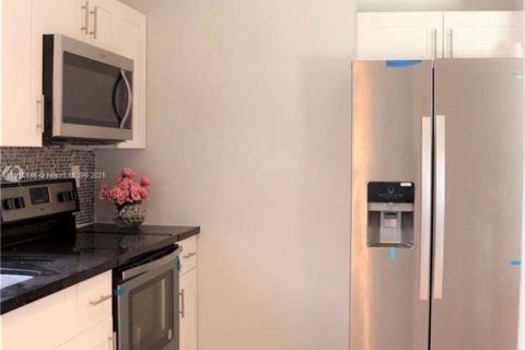 Купить виллу или дом в Окленд-Парк, Флорида 3 спальни, 125.42м2, № 1967954 - фото 5