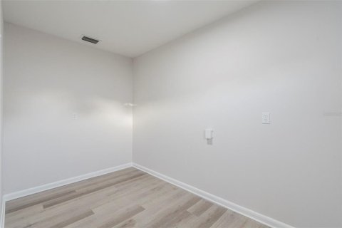 House in Tampa, Florida 3 bedrooms, 150.13 sq.m. № 1841506 - photo 25