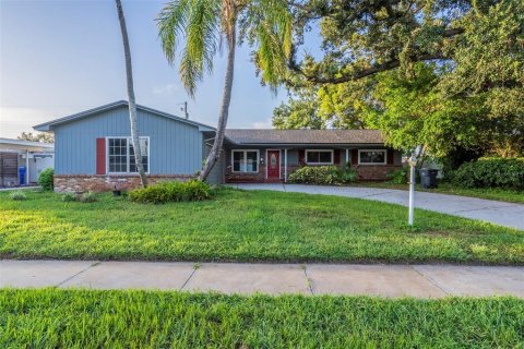 House in Tampa, Florida 3 bedrooms, 150.13 sq.m. № 1841506 - photo 1
