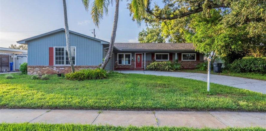 House in Tampa, Florida 3 bedrooms, 150.13 sq.m. № 1841506