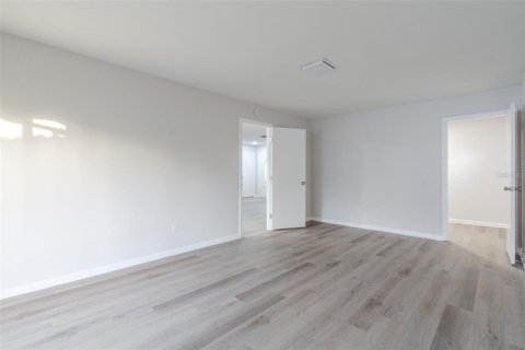 House in Tampa, Florida 3 bedrooms, 150.13 sq.m. № 1841506 - photo 24