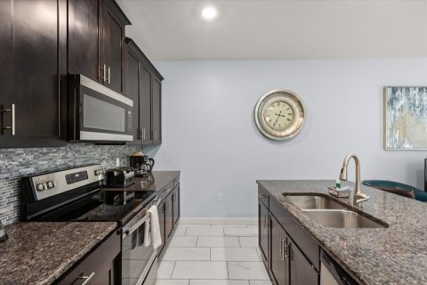 Adosado en venta en Davenport, Florida, 4 dormitorios, 176.7 m2 № 2092658 - foto 8