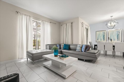 Adosado en venta en Davenport, Florida, 4 dormitorios, 176.7 m2 № 2092658 - foto 4