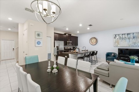 Adosado en venta en Davenport, Florida, 4 dormitorios, 176.7 m2 № 2092658 - foto 5