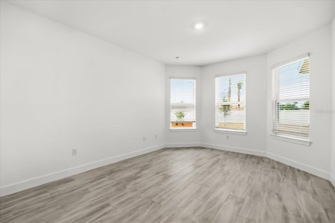 House in Kissimmee, Florida 2 bedrooms, 195.09 sq.m. № 2166607 - photo 19
