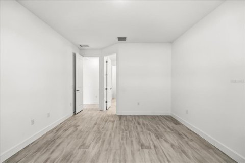 House in Kissimmee, Florida 2 bedrooms, 195.09 sq.m. № 2166607 - photo 21