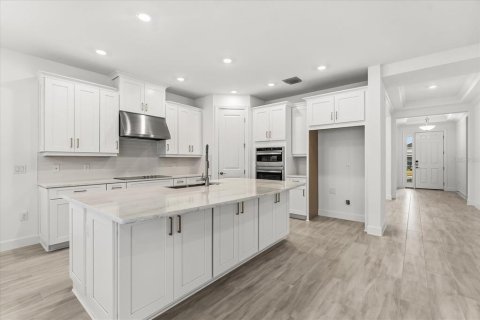 House in Kissimmee, Florida 2 bedrooms, 195.09 sq.m. № 2166607 - photo 6