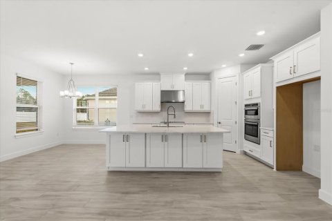 House in Kissimmee, Florida 2 bedrooms, 195.09 sq.m. № 2166607 - photo 3