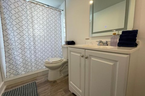 House in Miami, Florida 2 bedrooms, 76.18 sq.m. № 1936908 - photo 11