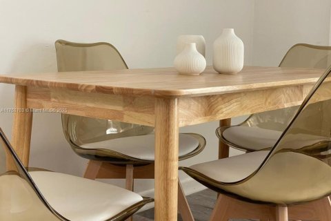 House in Miami, Florida 2 bedrooms, 76.18 sq.m. № 1936908 - photo 22