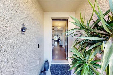 Touwnhouse à vendre à Tampa, Floride: 3 chambres, 159.42 m2 № 2227231 - photo 2