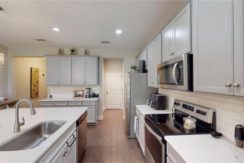 Touwnhouse à vendre à Tampa, Floride: 3 chambres, 159.42 m2 № 2227231 - photo 8