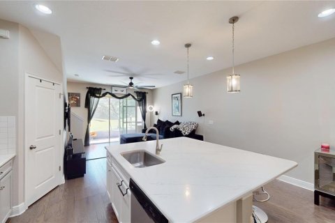 Touwnhouse à vendre à Tampa, Floride: 3 chambres, 159.42 m2 № 2227231 - photo 9