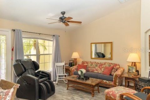 Casa en venta en Port Charlotte, Florida, 3 dormitorios, 174.84 m2 № 1905633 - foto 5