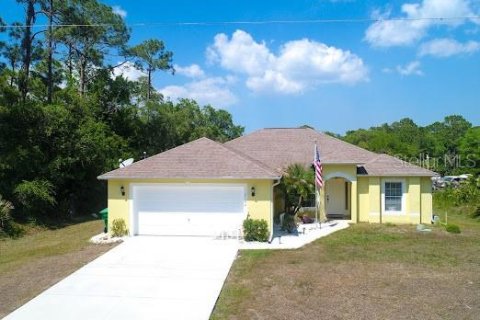 Casa en venta en Port Charlotte, Florida, 3 dormitorios, 174.84 m2 № 1905633 - foto 1