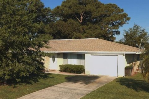 Villa ou maison à Saint Lucie, Floride 3 chambres, 156.73 m2 № 2115883