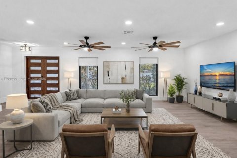 House in Pembroke Pines, Florida 4 bedrooms, 201.51 sq.m. № 2049700 - photo 11