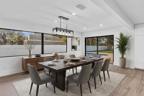 House in Pembroke Pines, Florida 4 bedrooms, 201.51 sq.m. № 2049700 - photo 24