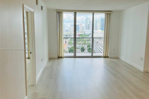 Condominio en venta en Miami, Florida, 1 dormitorio, 76.27 m2 № 2090531 - foto 5