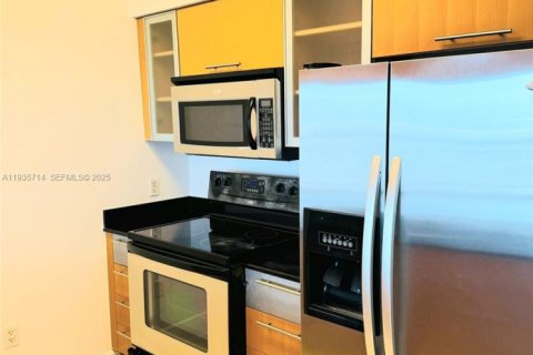 Condominio en venta en Miami, Florida, 1 dormitorio, 76.27 m2 № 2090531 - foto 12