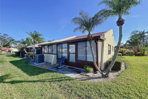 Condo in Bradenton, Florida, 2 bedrooms  № 1530351 - photo 10
