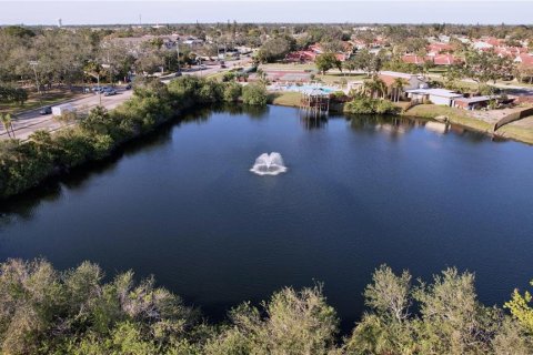 Condo in Bradenton, Florida, 2 bedrooms  № 1530351 - photo 8