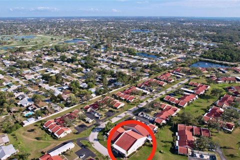 Condo in Bradenton, Florida, 2 bedrooms  № 1530351 - photo 11