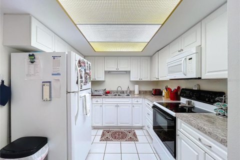 Condo in Bradenton, Florida, 2 bedrooms  № 1530351 - photo 18