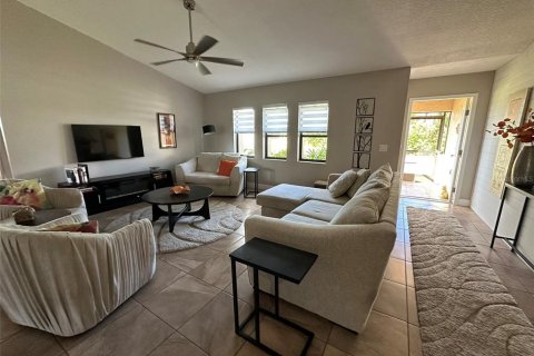 House in Port Charlotte, Florida 3 bedrooms, 135.64 sq.m. № 2433524 - photo 8
