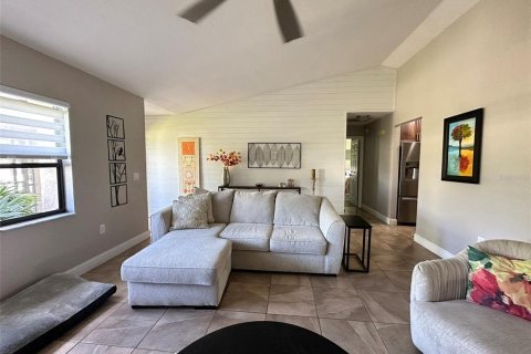 House in Port Charlotte, Florida 3 bedrooms, 135.64 sq.m. № 2433524 - photo 13