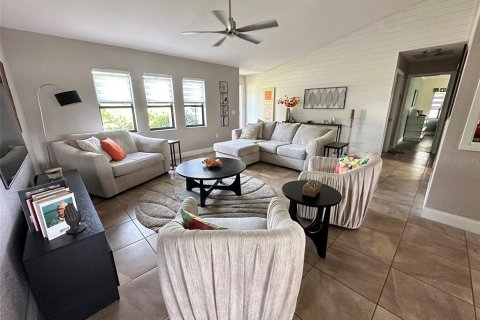 House in Port Charlotte, Florida 3 bedrooms, 135.64 sq.m. № 2433524 - photo 12