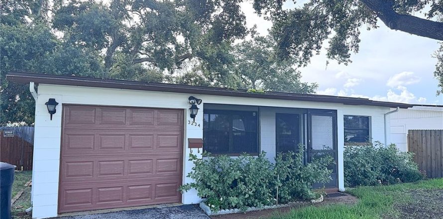 House in Saint Petersburg, Florida 2 bedrooms, 103.59 sq.m. № 1812658