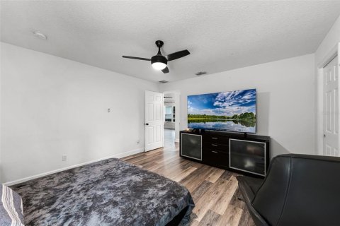 Casa en venta en Orlando, Florida, 4 dormitorios, 164.53 m2 № 1917780 - foto 9