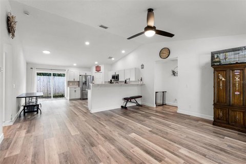 Casa en venta en Orlando, Florida, 4 dormitorios, 164.53 m2 № 1917780 - foto 4