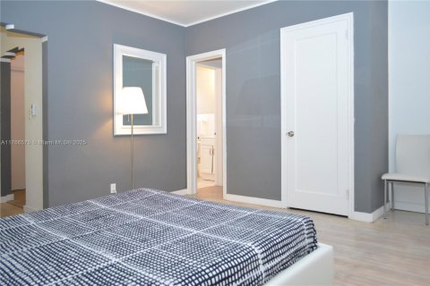 Condo in Miami Beach, Florida  № 1867314 - photo 1