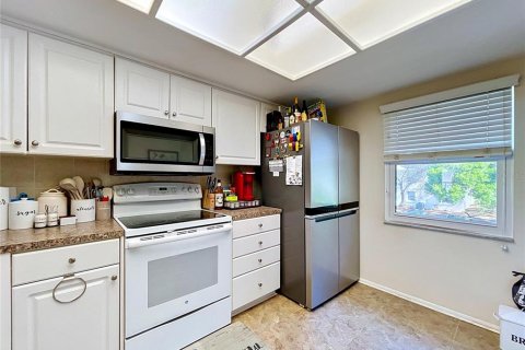 Condo in Oldsmar, Florida, 2 bedrooms № 2118977 - photo 7