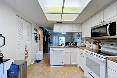 Condo in Oldsmar, Florida, 2 bedrooms № 2118977 - photo 8