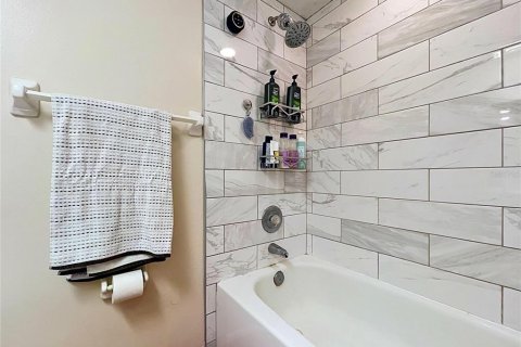 Condo in Oldsmar, Florida, 2 bedrooms № 2118977 - photo 15