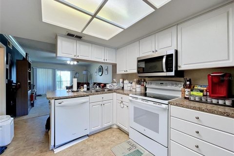 Condo in Oldsmar, Florida, 2 bedrooms № 2118977 - photo 9