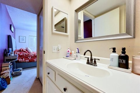 Condo in Oldsmar, Florida, 2 bedrooms № 2118977 - photo 24