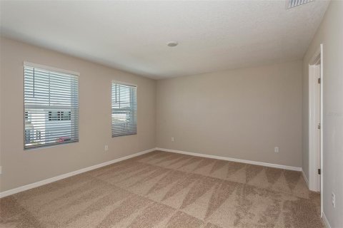 Villa ou maison à vendre à Zephyrhills, Floride: 4 chambres, 189.99 m2 № 2198106 - photo 4