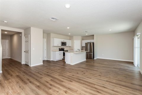 Villa ou maison à vendre à Zephyrhills, Floride: 4 chambres, 189.99 m2 № 2198106 - photo 11