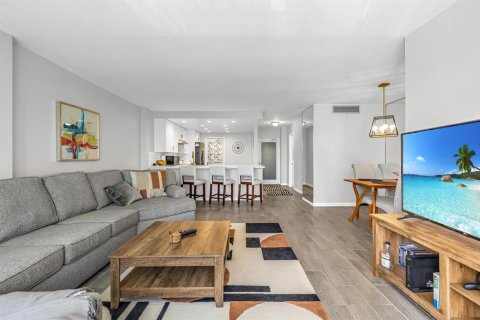 Condo in Fort Lauderdale, Florida, 1 bedroom № 2280787 - photo 14